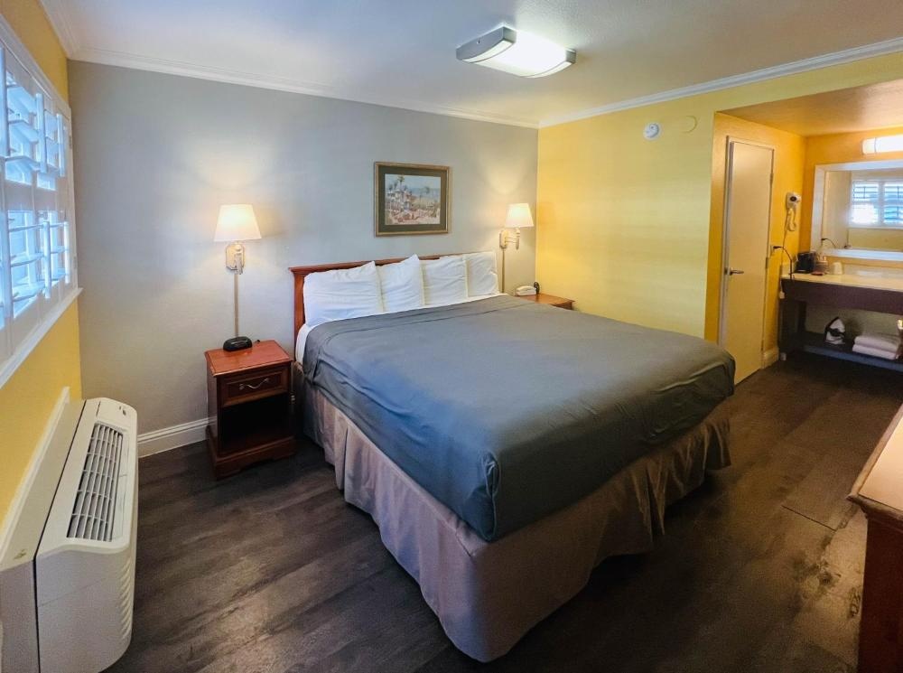 Van Ness Inn